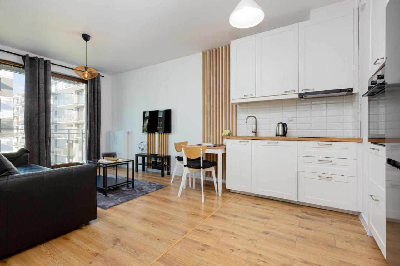 Forum Wola Jana Kazimierza Apartment By Noclegi Renters Varsó Kültér fotó