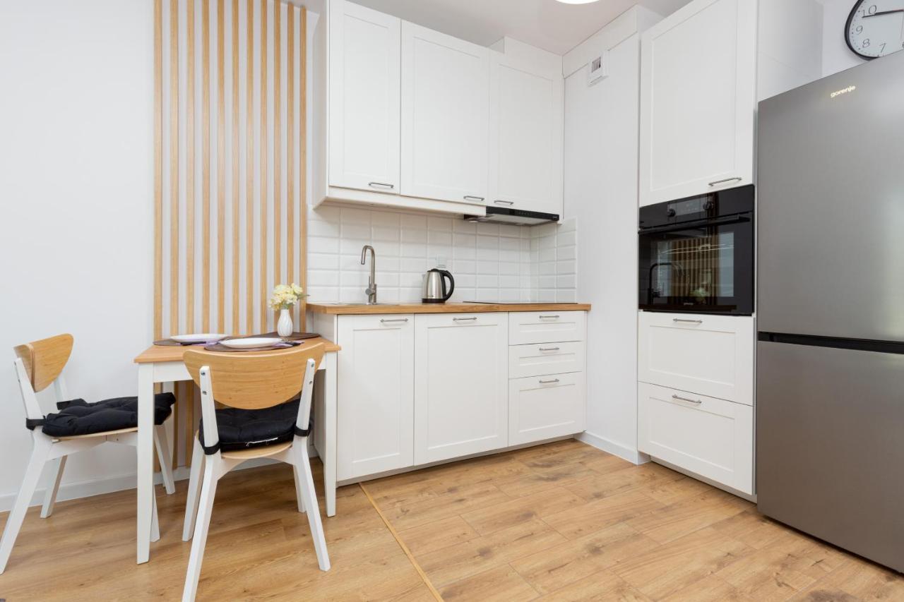 Forum Wola Jana Kazimierza Apartment By Noclegi Renters Varsó Kültér fotó