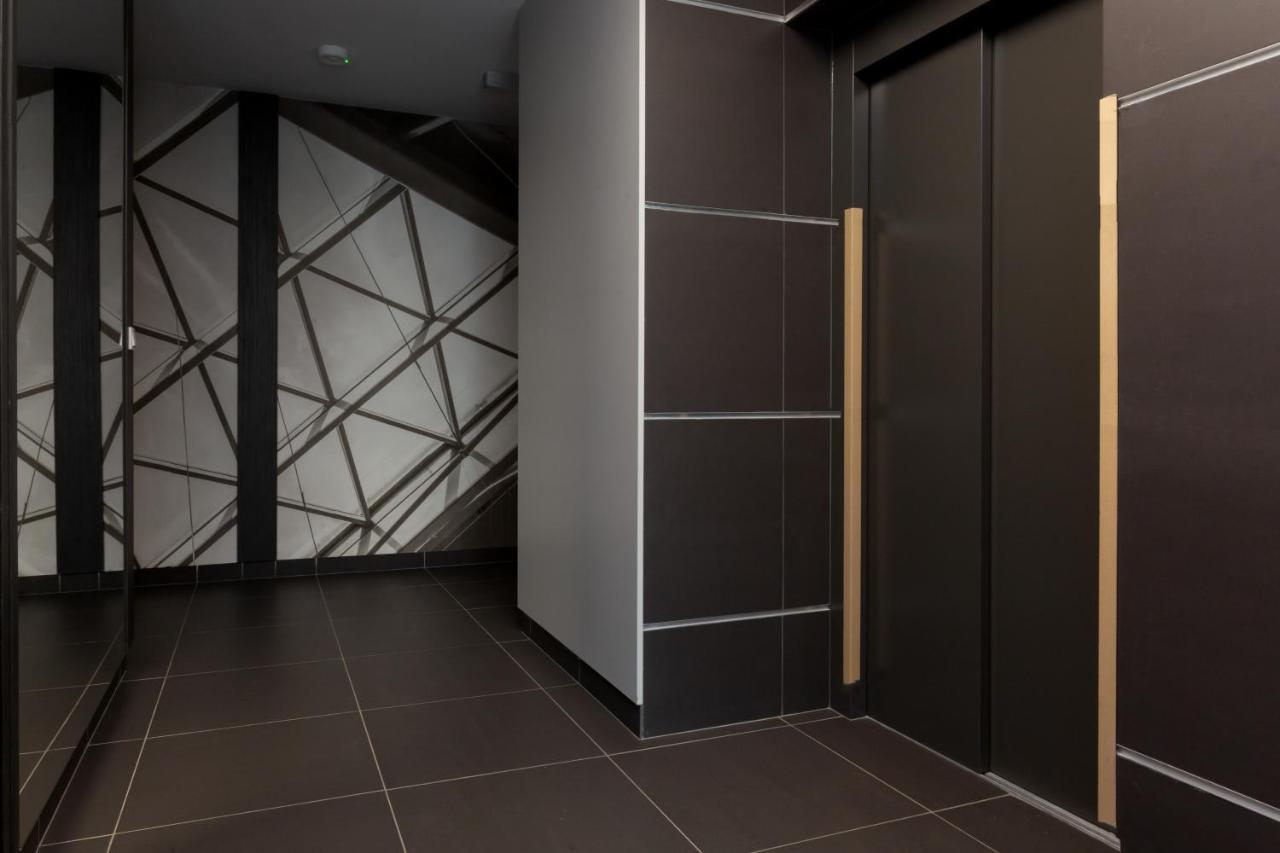 Forum Wola Jana Kazimierza Apartment By Noclegi Renters Varsó Kültér fotó